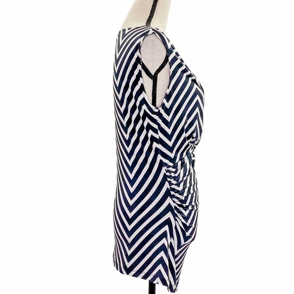 BLACK & White Chevron Stripe Drapey Cowl Neck Sleeveless Blouse - Picture 4 of 10